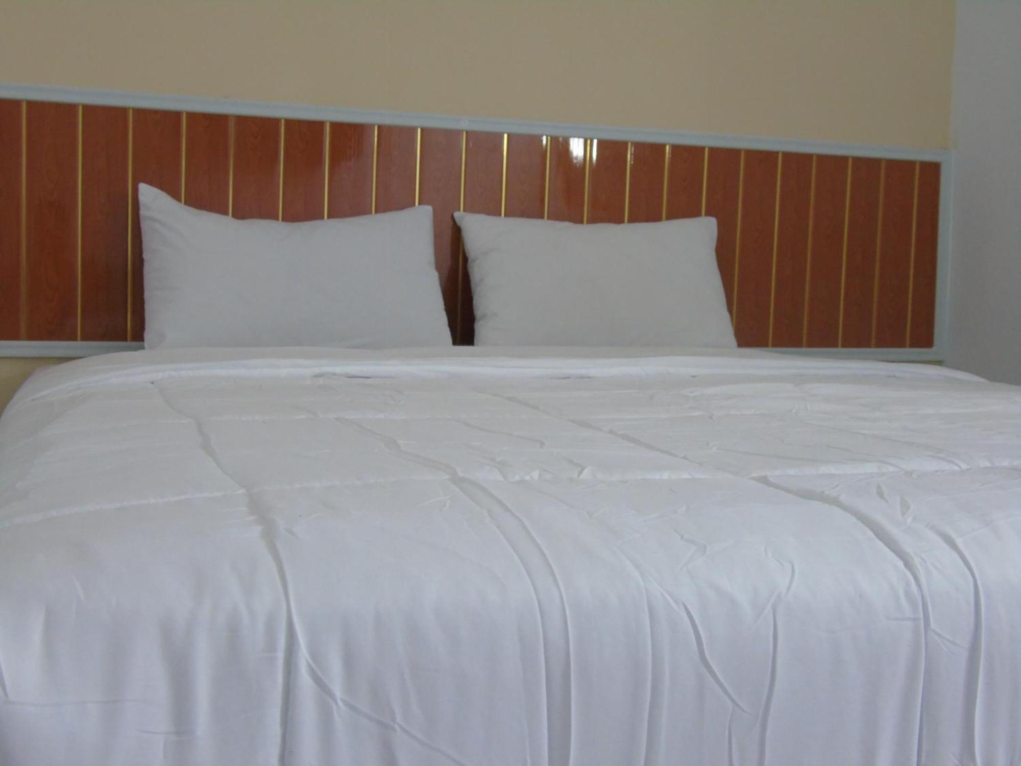 Hotel Permata Zamrud Cirebon Oda fotoğraf